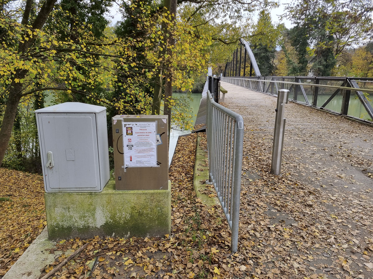 Gasilski plakat pred Mariborskim otokom