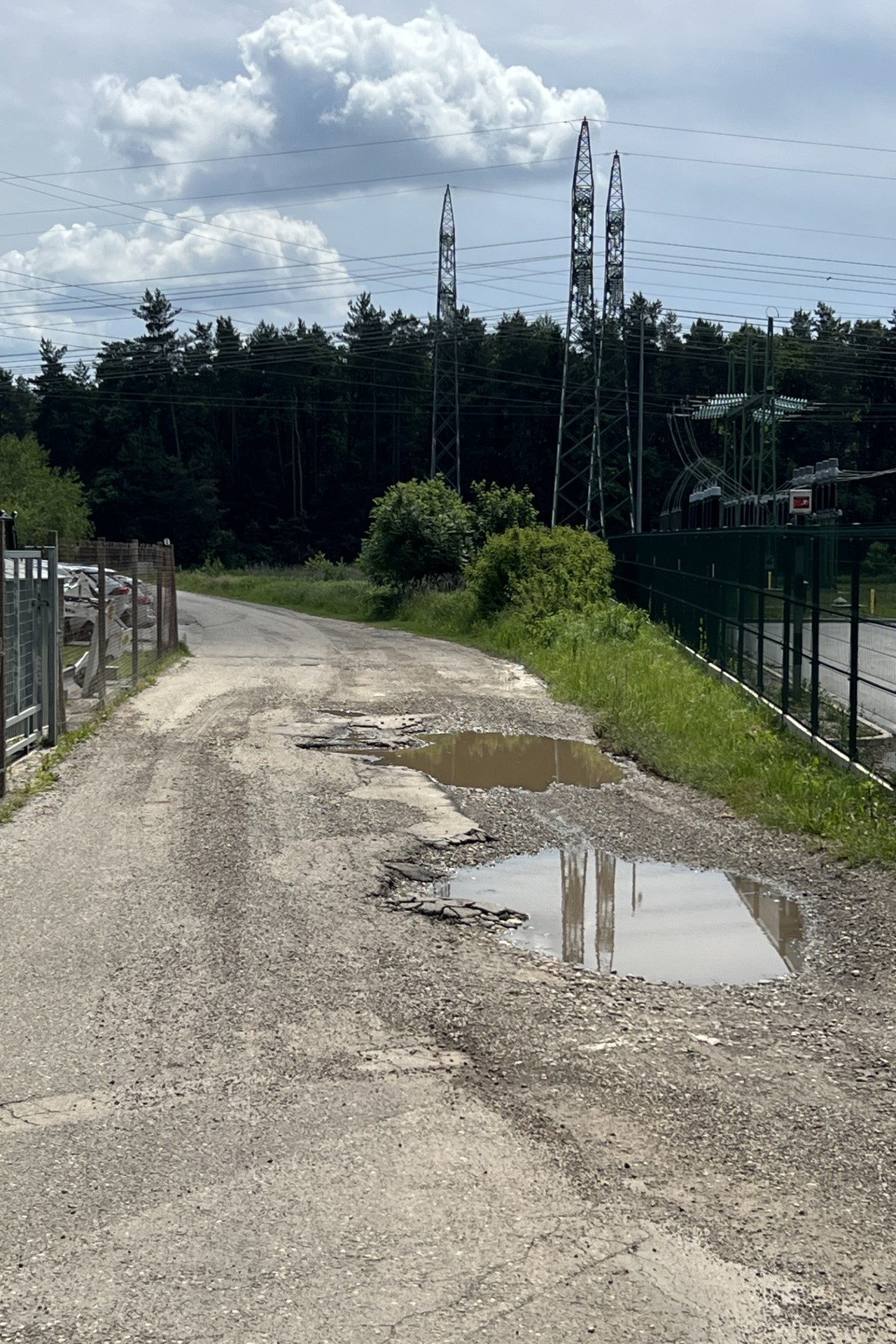 Avtomobilska ulica potrebna takojšnje sanacije