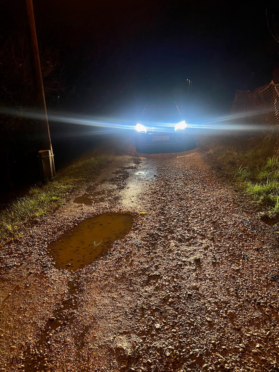 Zanemarjena in nevarna cesta na Kurirski poti