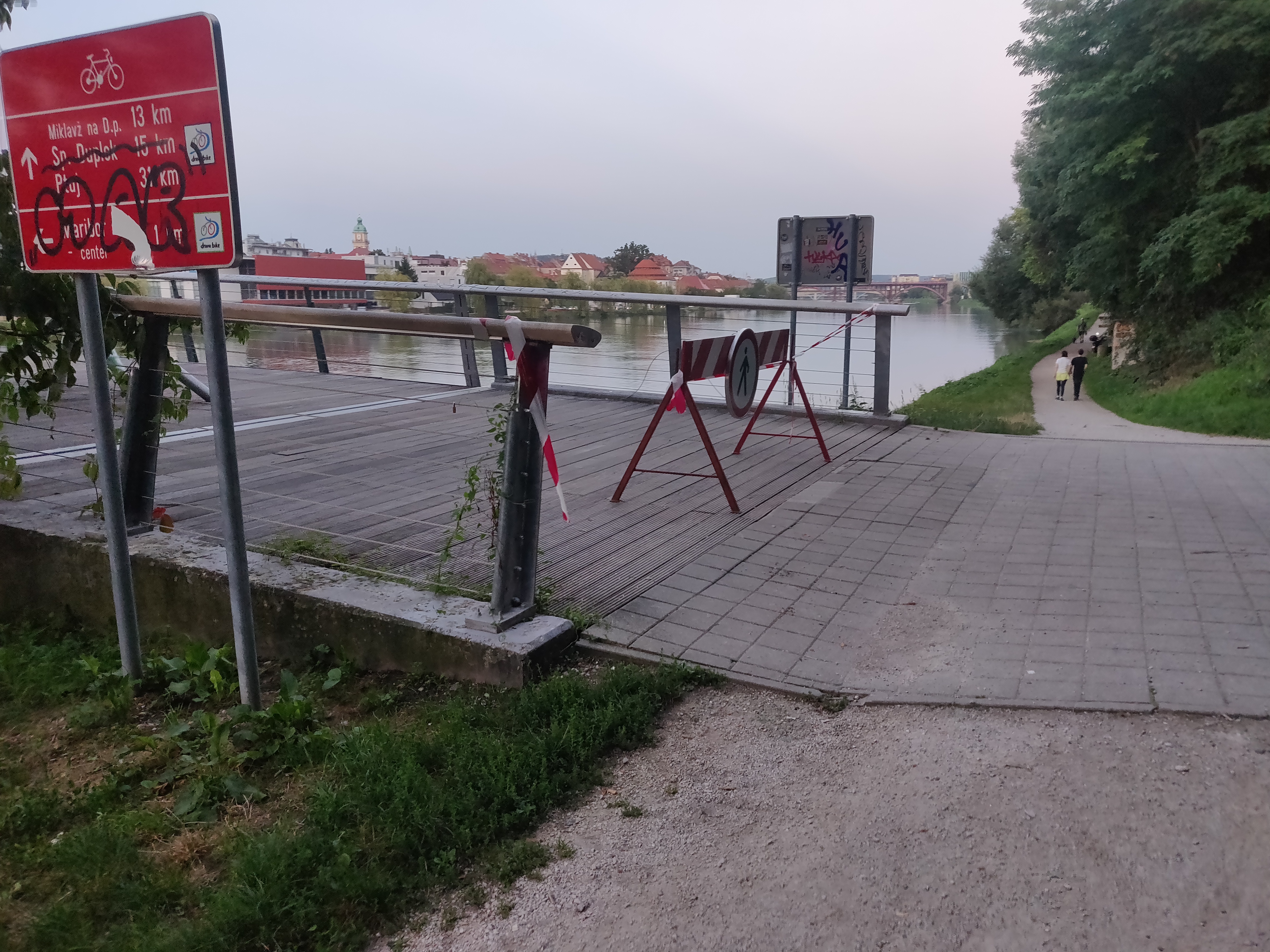 Zaprtje studenške brvi