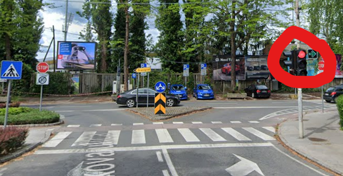 Zavijanje desno ob rdeči luči