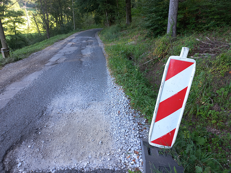 Popravilo ceste v Rošpohu